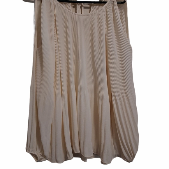 Entro med blouse LS NWT cold shoulders - Picture 3 of 14